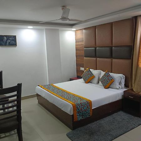 Hotel Clayton Near Igi Airport Delhi New Delhi Eksteriør billede