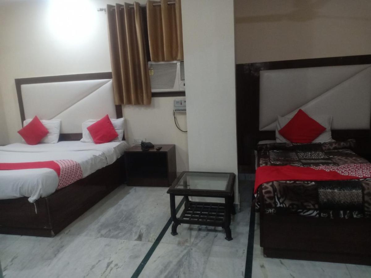 Hotel Clayton Near Igi Airport Delhi New Delhi Eksteriør billede