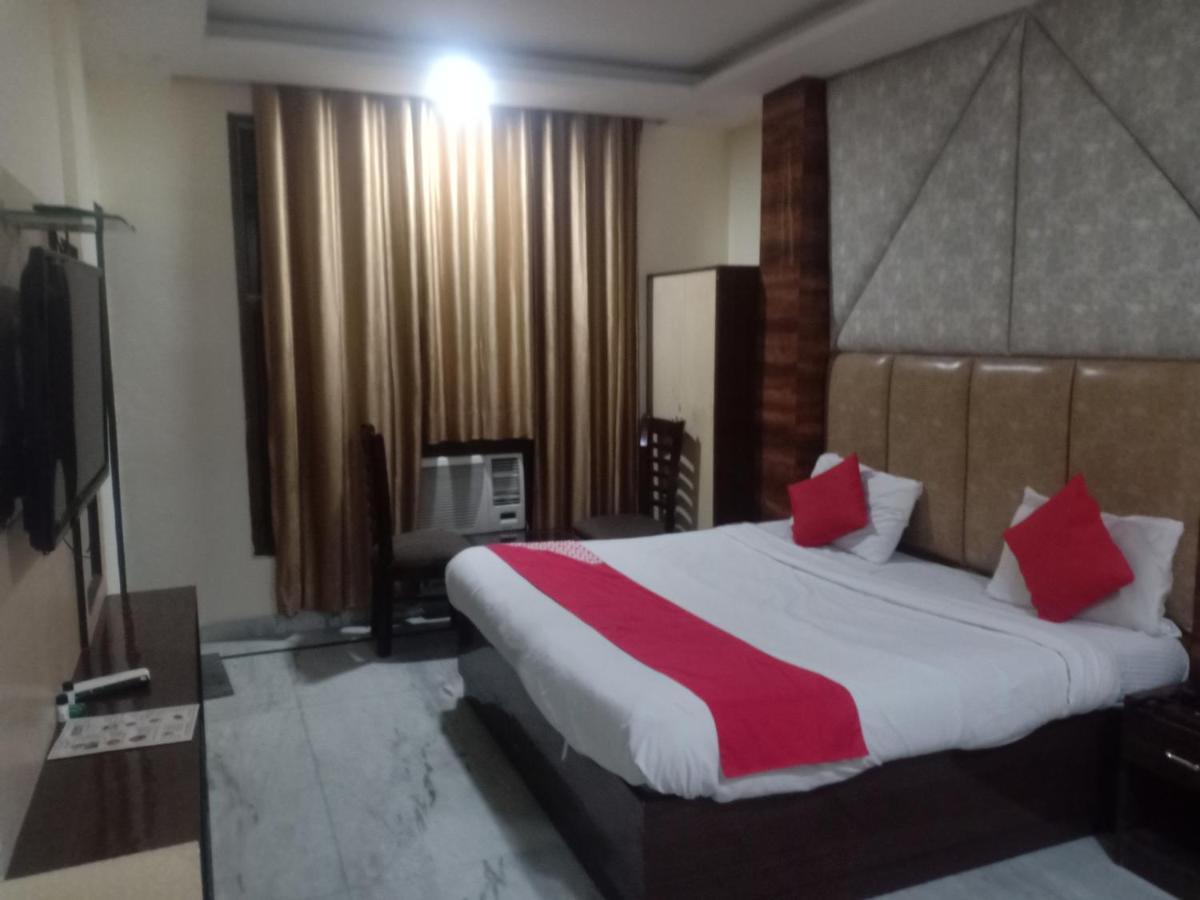 Hotel Clayton Near Igi Airport Delhi New Delhi Eksteriør billede