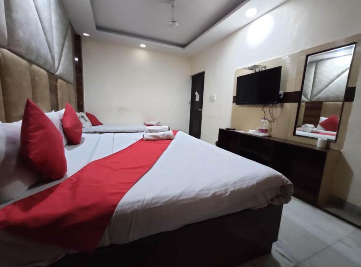 Hotel Clayton Near Igi Airport Delhi New Delhi Eksteriør billede