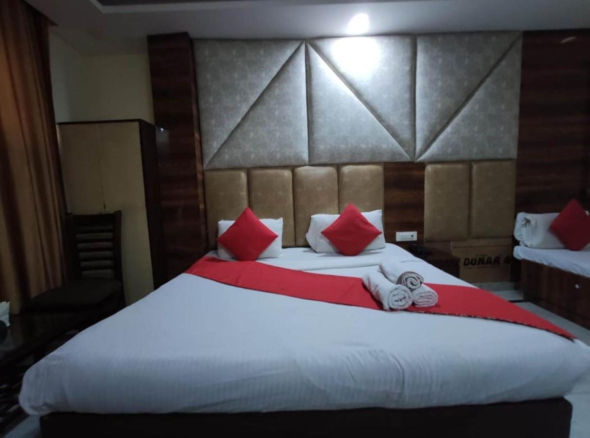 Hotel Clayton Near Igi Airport Delhi New Delhi Eksteriør billede