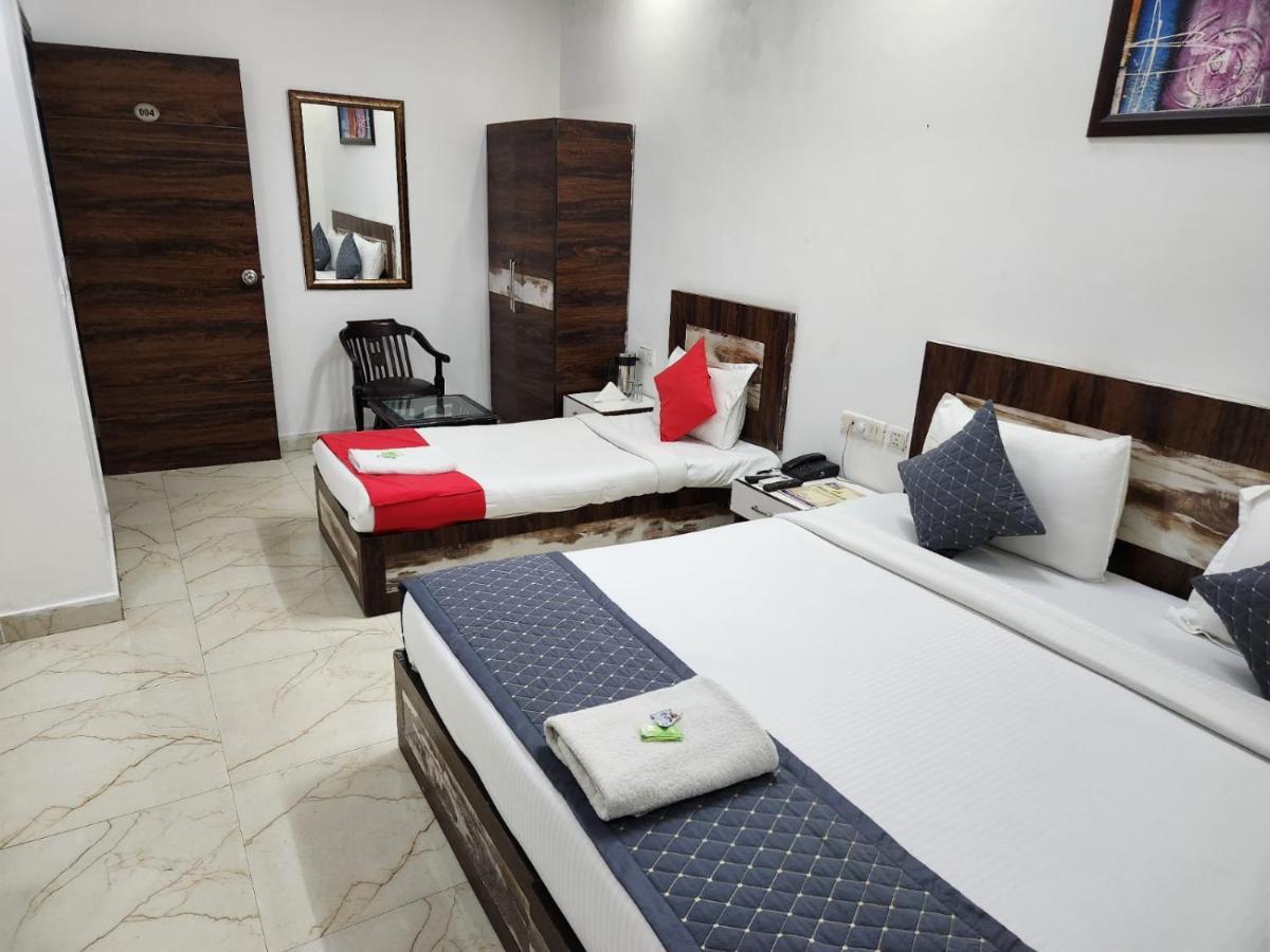 Hotel Clayton Near Igi Airport Delhi New Delhi Eksteriør billede