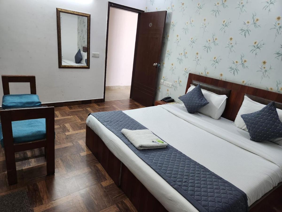 Hotel Clayton Near Igi Airport Delhi New Delhi Eksteriør billede
