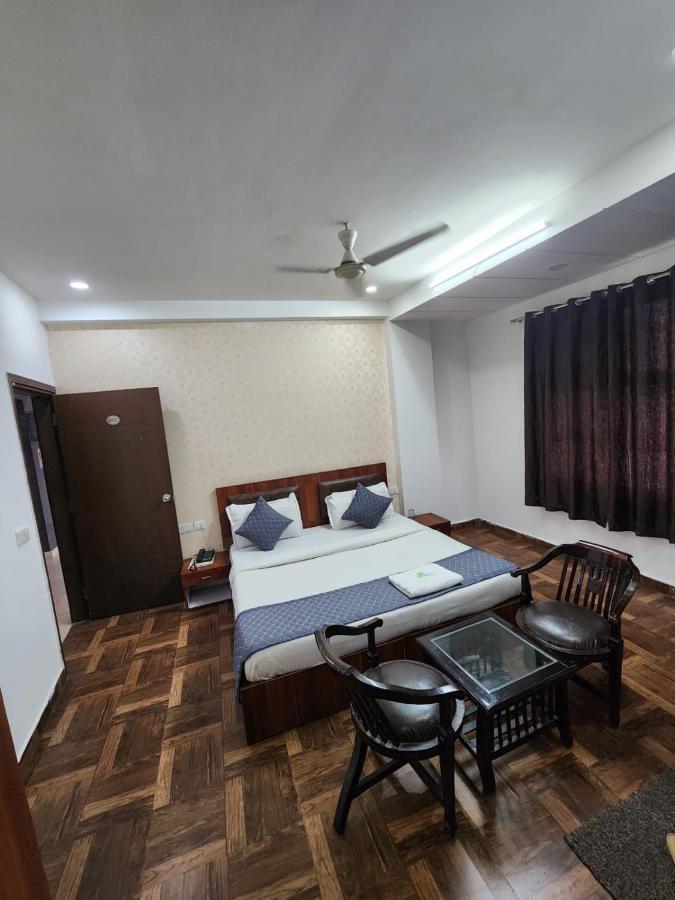 Hotel Clayton Near Igi Airport Delhi New Delhi Eksteriør billede