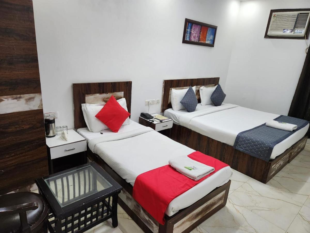 Hotel Clayton Near Igi Airport Delhi New Delhi Eksteriør billede