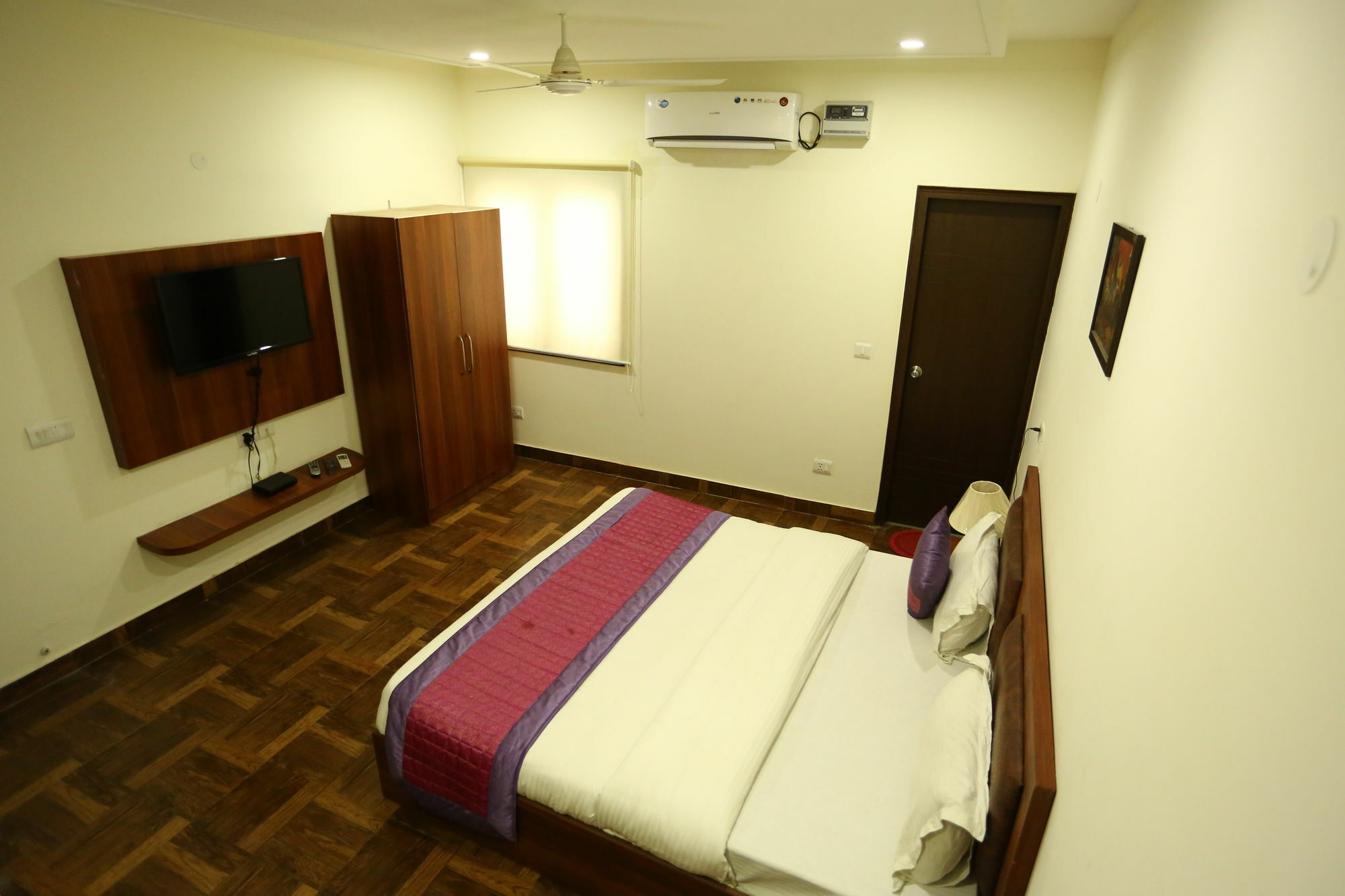 Hotel Clayton Near Igi Airport Delhi New Delhi Eksteriør billede